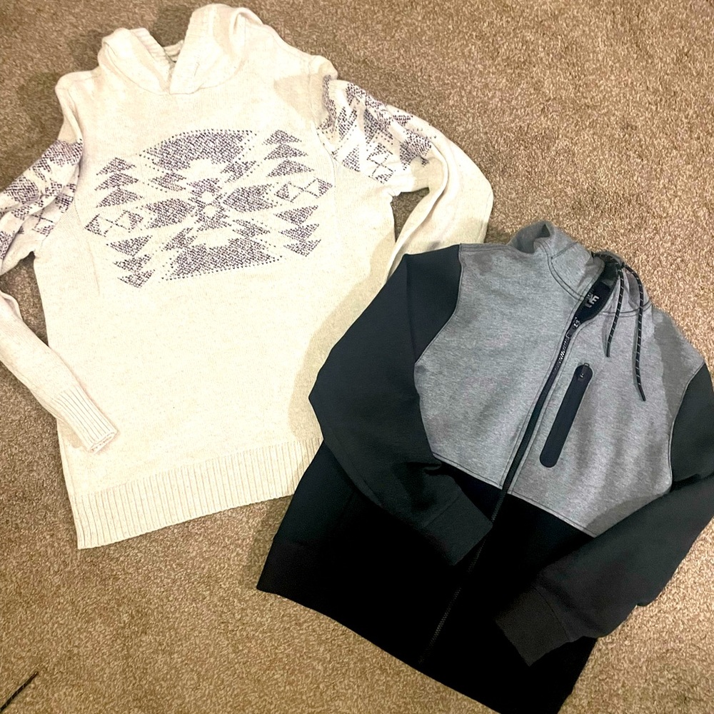 Bundle American Eagle sweater and sweatshirt. Excellent used condition.